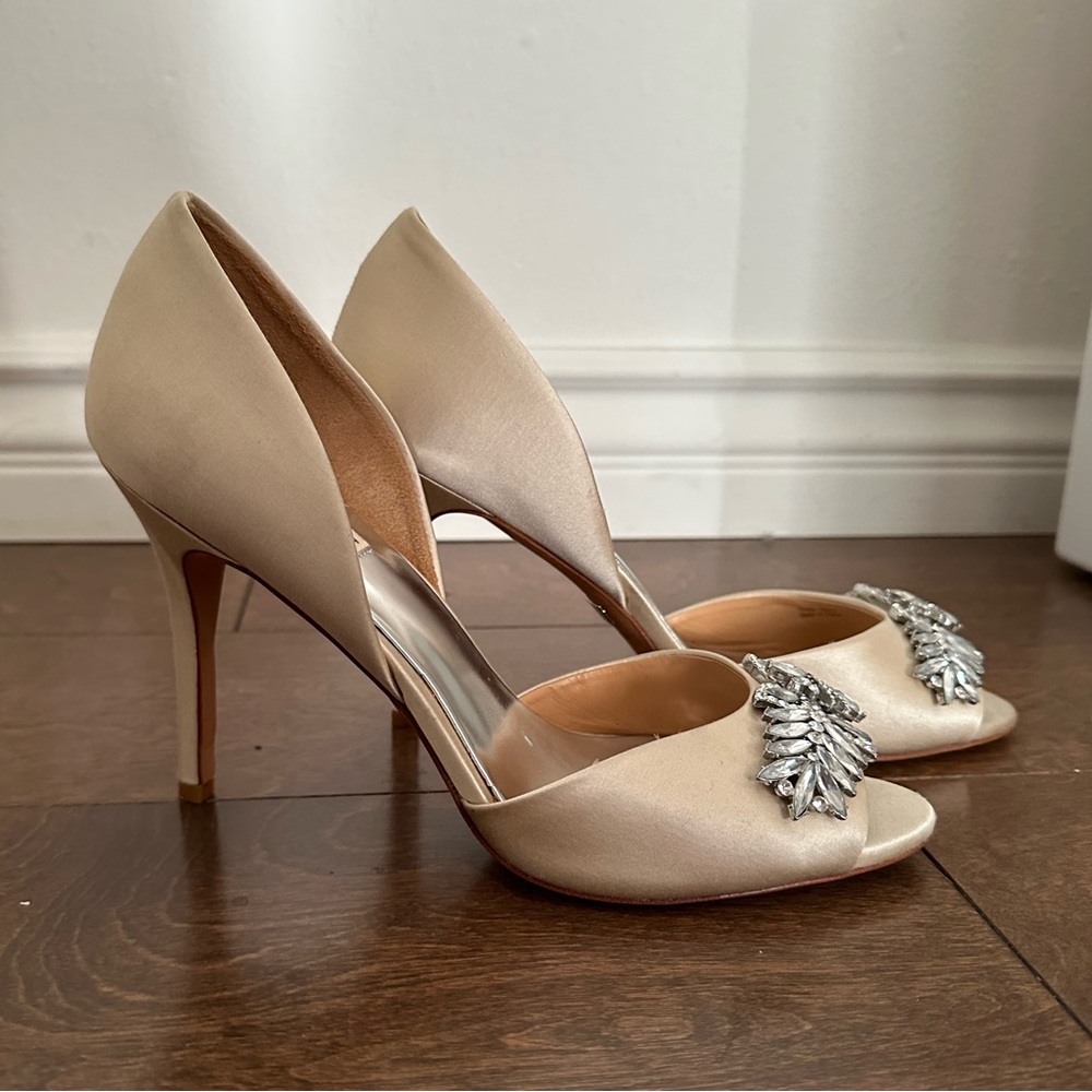 Badgley Mischka satin heels
